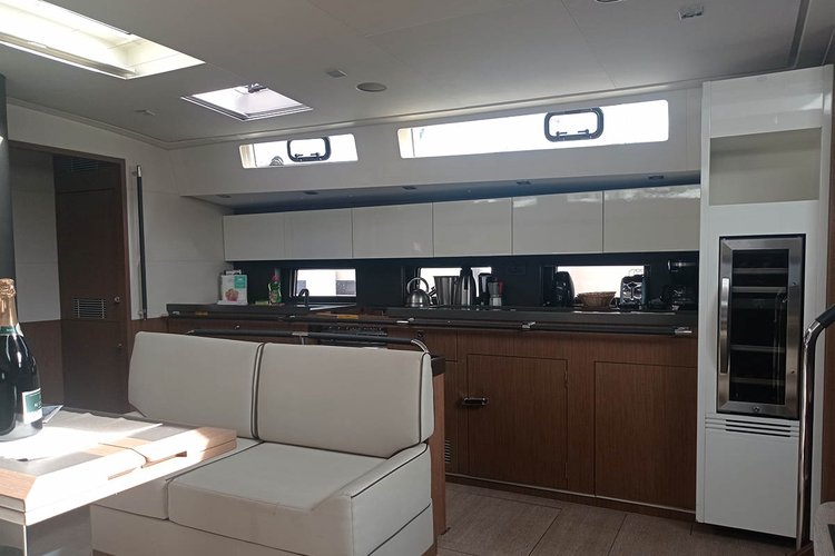 Boat rental in Athens area/Saronic/Peloponese, 