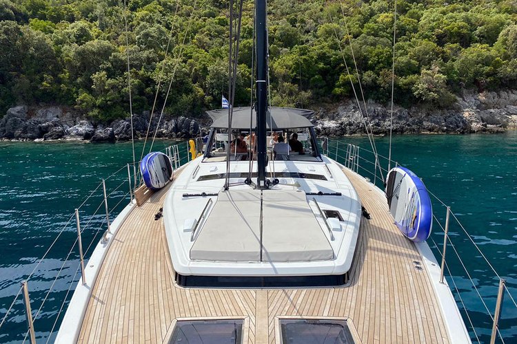 Bénéteau's 62.6 feet in Athens area/Saronic/Peloponese