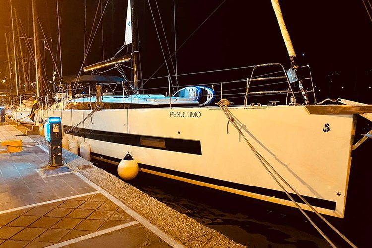Boating is fun with a Beneteau in Athens area/Saronic/Peloponese