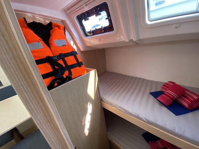 This 47.6' Bavaria Yachtbau cand take up to 10 passengers around Phuket