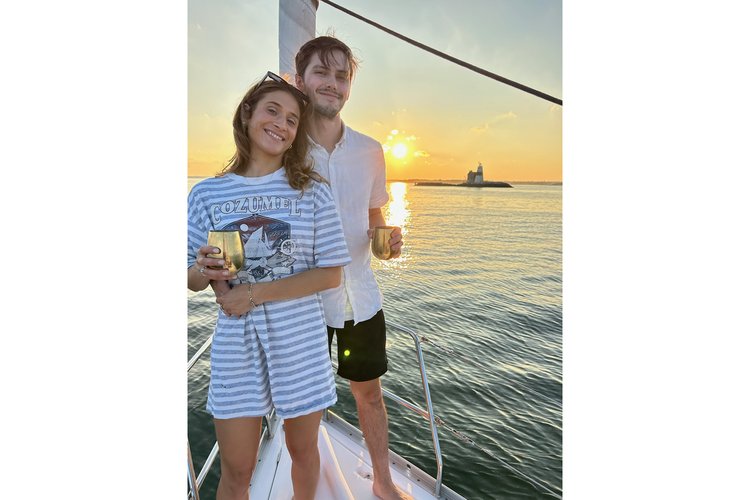 Sloop boat rental in Fathoms Hotel and Marina, NY
