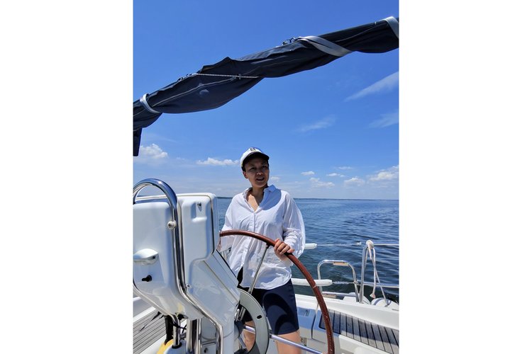 Sloop boat rental in Fathoms Hotel and Marina, NY
