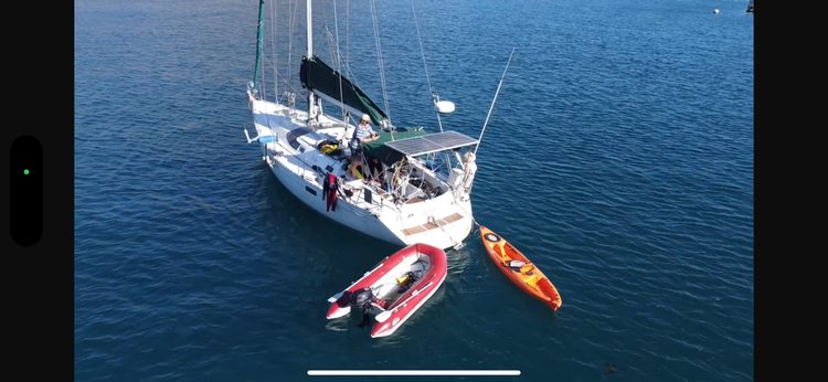 Discover Terminal Island surroundings on this Oceanis 390 Beneteau boat