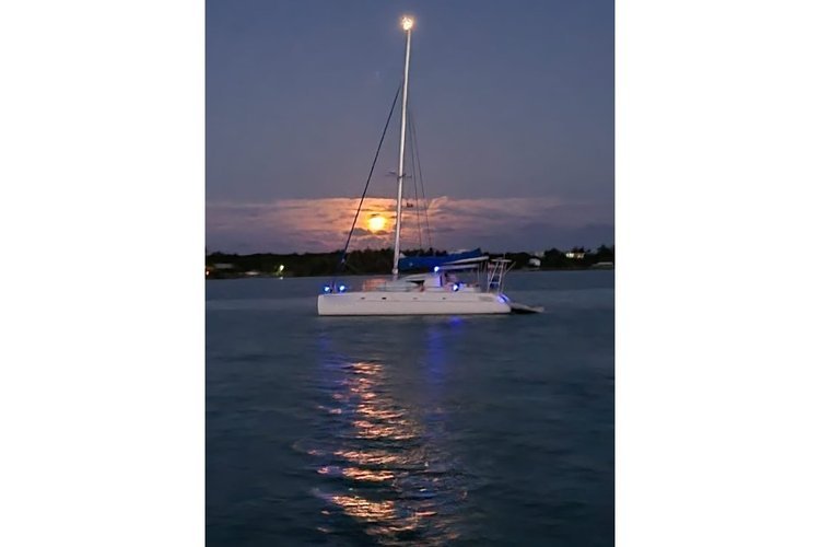 This 42.0' Fountaine Pajot cand take up to 6 passengers around West Palm Beach