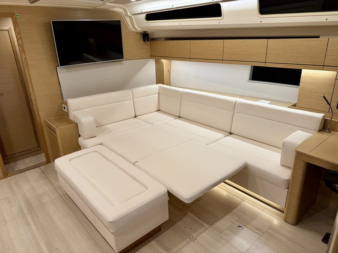 Discover Sami in style boating on this sailboat rental