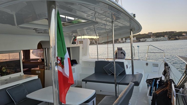 Beautiful sailboat for rent, ideal for fun in the sun
