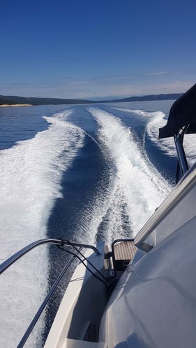 Up to 6 persons can enjoy a ride on this Motor boat boat