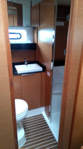 This 39.4'  cand take up to 6 passengers around Punat