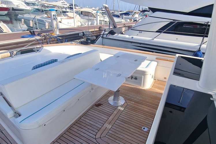 Walkaround boat for rent in golfe juan
