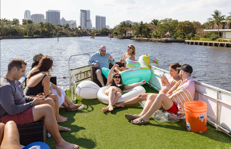 A and M's 32.0 feet in Fort Lauderdale