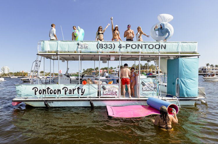This 32.0' A and M cand take up to 13 passengers around Fort Lauderdale