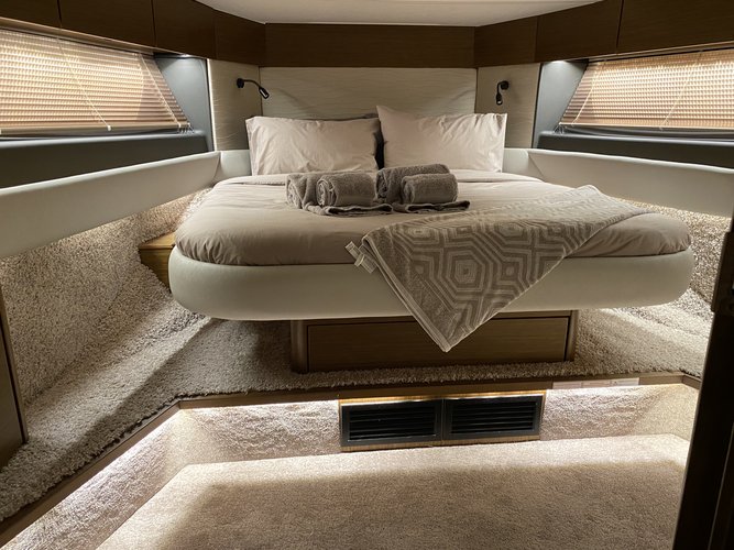 Discover Palma de Mallorca surroundings on this Bavaria R55 Bavaria Yachtbau boat