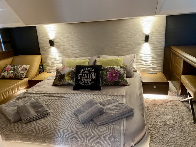This 58.6' Bavaria Yachtbau cand take up to 9 passengers around Palma de Mallorca