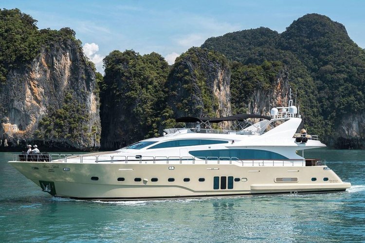 100ft Superyacht