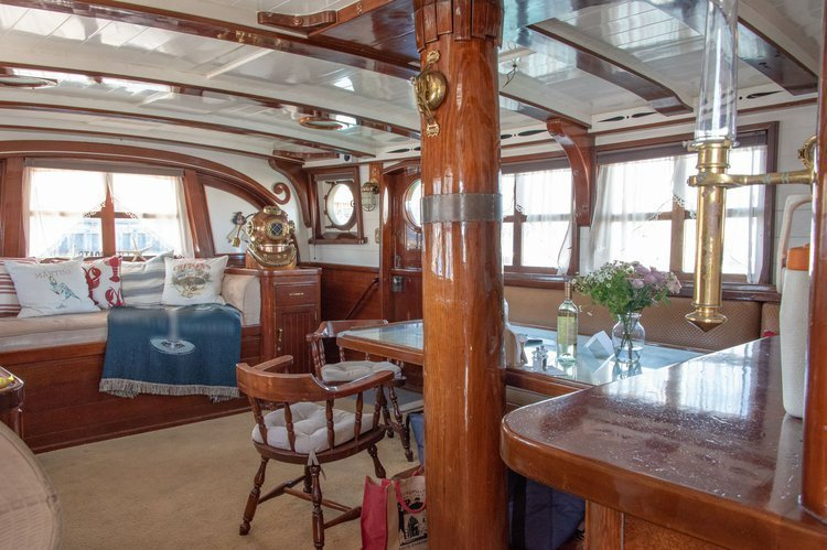 Classic boat rental in Koehler Kraft, CA