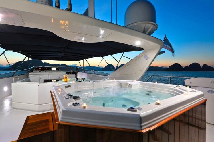 This 106.0' Falcon cand take up to 20 passengers around Phuket