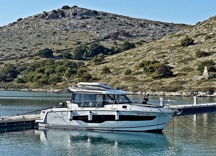 Boat for rent Jeanneau 34.4 feet in Zadar region, Croatia