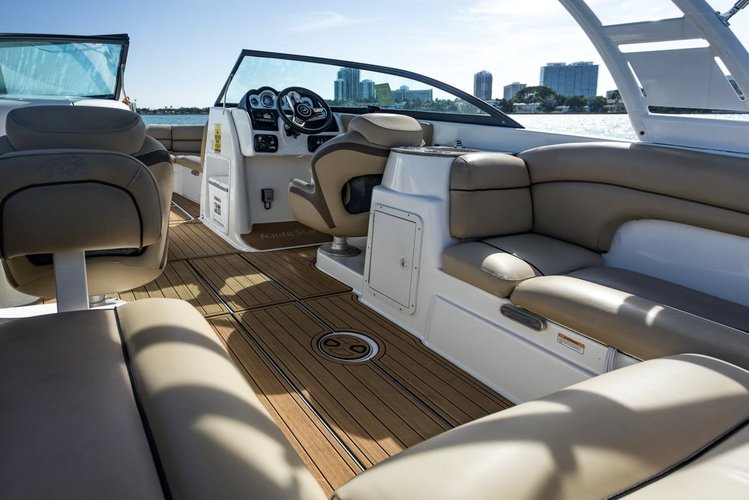 Nauticstar's 25.0 feet in Miami Beach