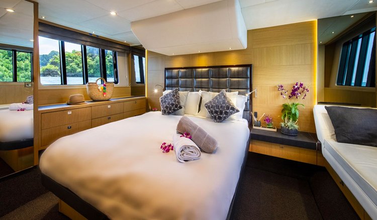 Motor yacht boat for rent in Phuket