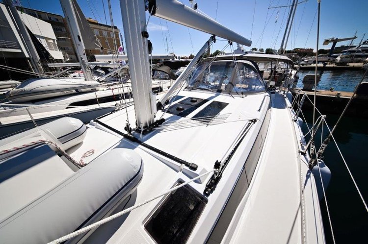 45.8 feet Bavaria Yachtbau in great shape