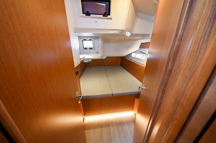 Up to 10 persons can enjoy a ride on this Bavaria Yachtbau boat