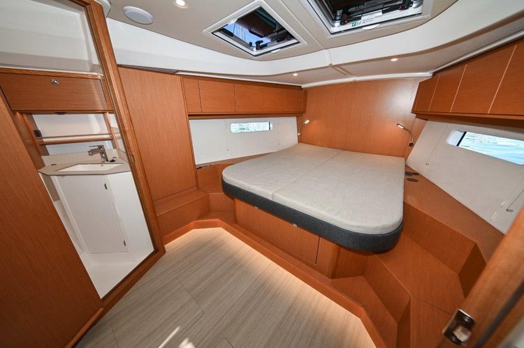 Monohull boat rental in Marina Zadar, Croatia