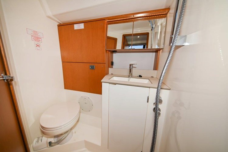 This 45.8' Bavaria Yachtbau cand take up to 10 passengers around Zadar