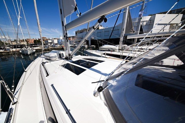 45.8 feet Bavaria Yachtbau in great shape