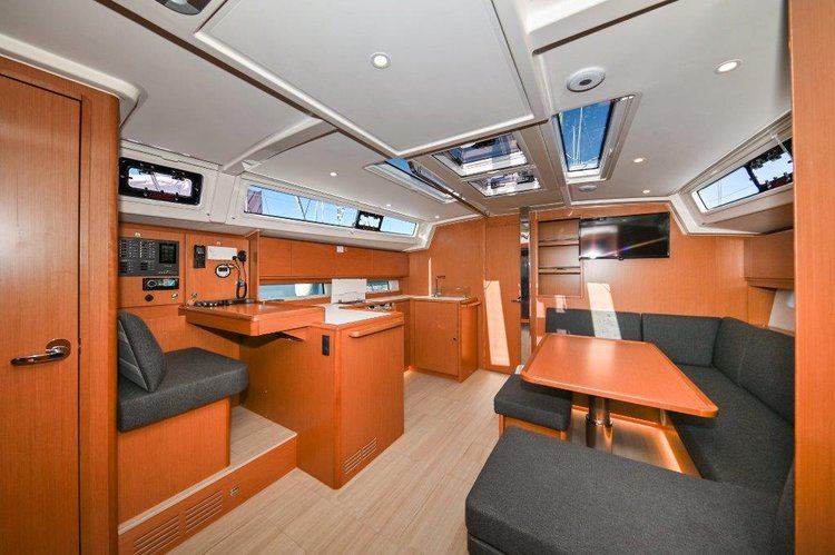 45.8 feet Bavaria Yachtbau in great shape