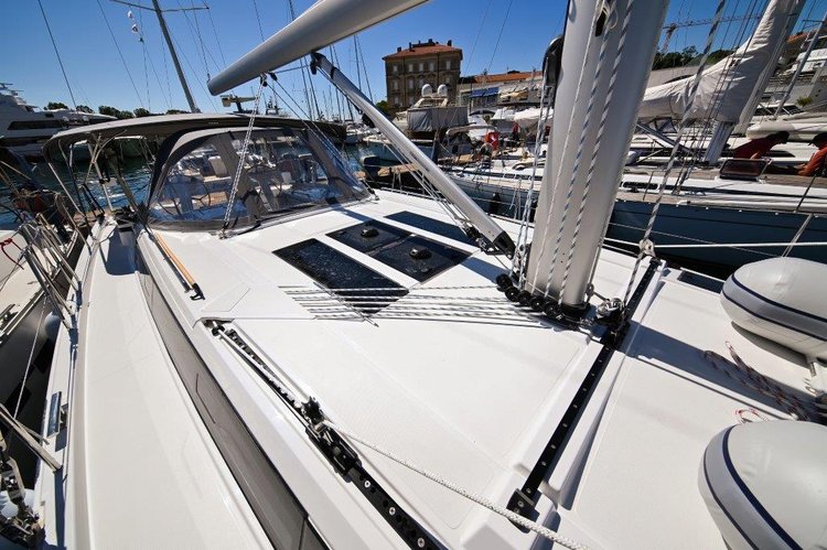 45.8 feet Bavaria Yachtbau in great shape