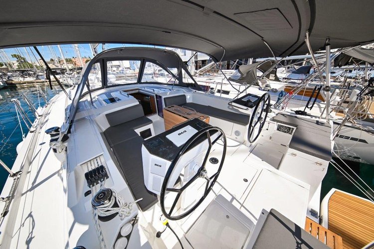 Monohull boat rental in Marina Zadar, Croatia