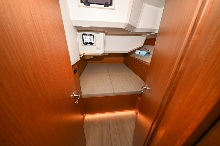 Up to 10 persons can enjoy a ride on this Bavaria Yachtbau boat