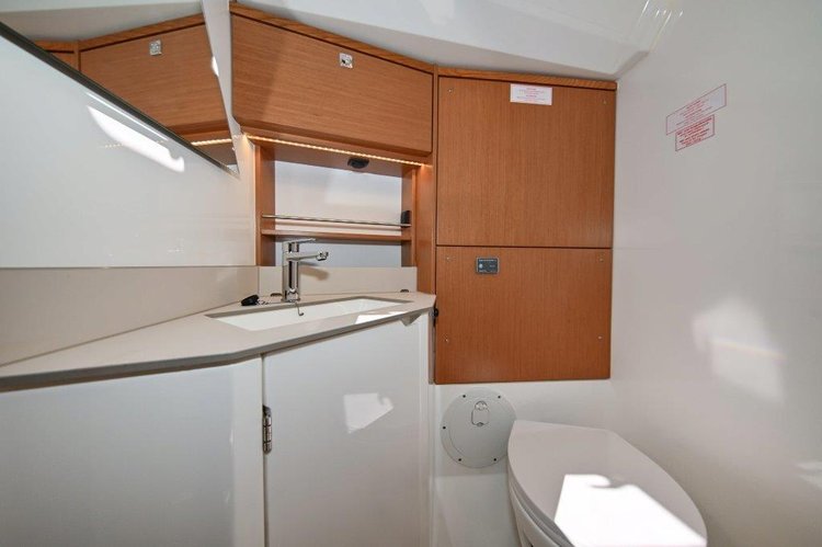 Monohull boat rental in Marina Zadar, Croatia