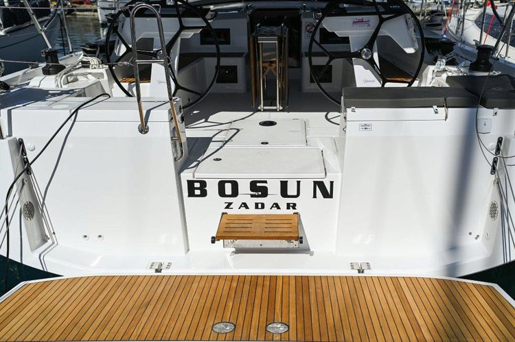 Up to 10 persons can enjoy a ride on this Bavaria Yachtbau boat