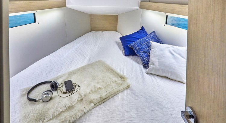 Discover Phuket surroundings on this Oceanis 34.1 Bénéteau boat