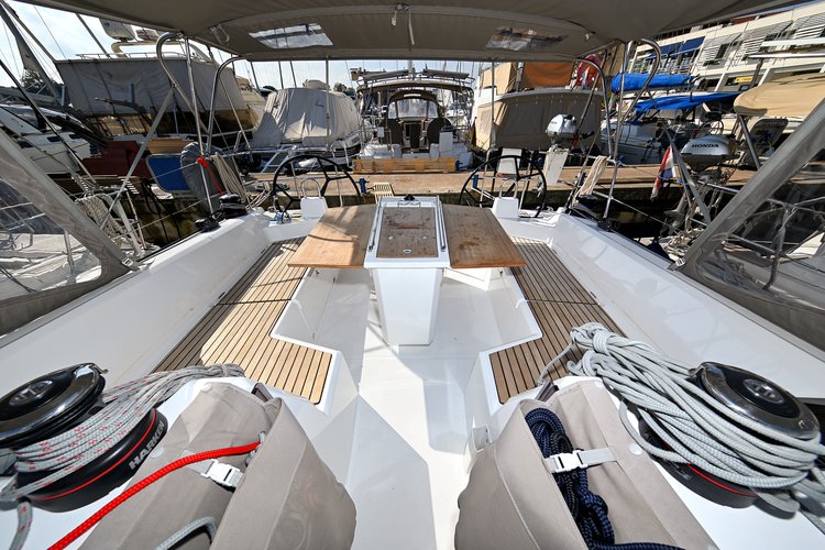 Discover Zadar surroundings on this Oceanis 40.1 Beneteau boat
