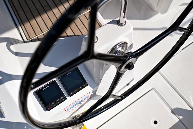 This 40.8' Beneteau cand take up to 8 passengers around Zadar