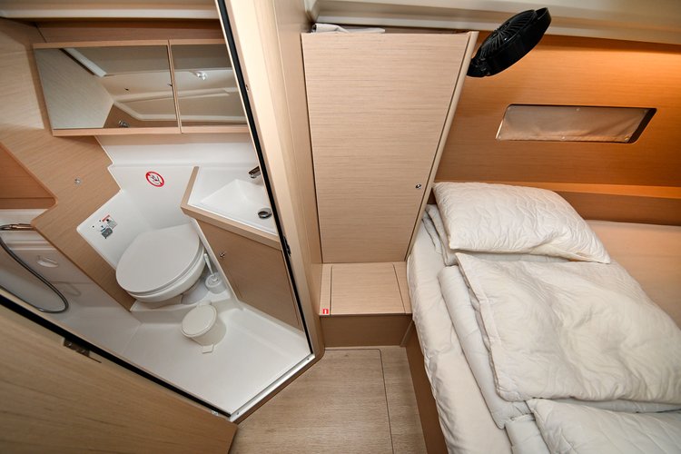 Monohull boat rental in Marina Zadar, Croatia