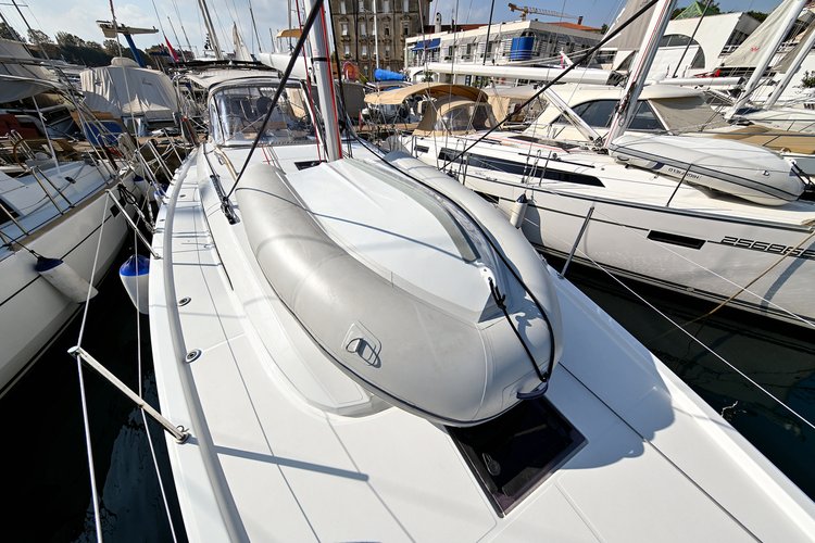 Discover Zadar surroundings on this Oceanis 40.1 Beneteau boat