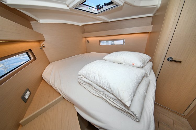 Up to 8 persons can enjoy a ride on this Beneteau boat