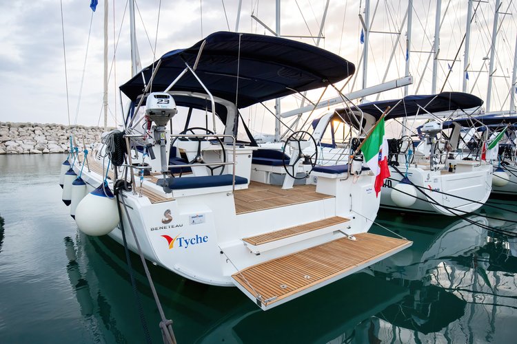Monohull boat rental in Marina Cala de' Medici, Italy