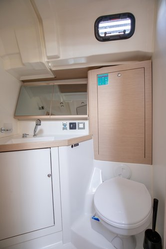 Discover Castiglioncello surroundings on this Oceanis 46.1 Beneteau boat