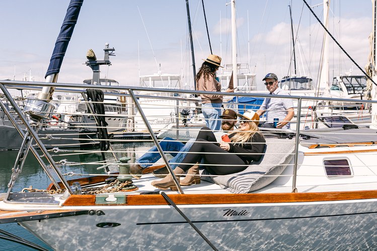 Discover San Diego surroundings on this Sloop Gulfstar boat