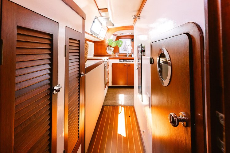 Discover San Diego surroundings on this Sloop Gulfstar boat