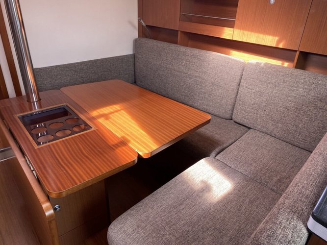 Hanse Yachts's 37.4 feet in Pula