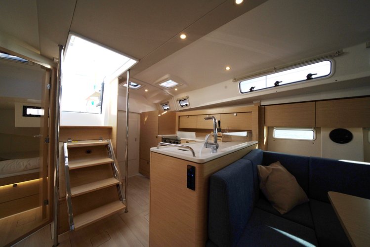 Up to 6 persons can enjoy a ride on this Hanse Yachts boat