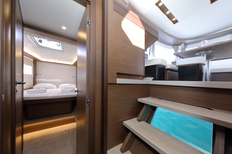 Discover Sukošan surroundings on this Lagoon 46  Lagoon boat