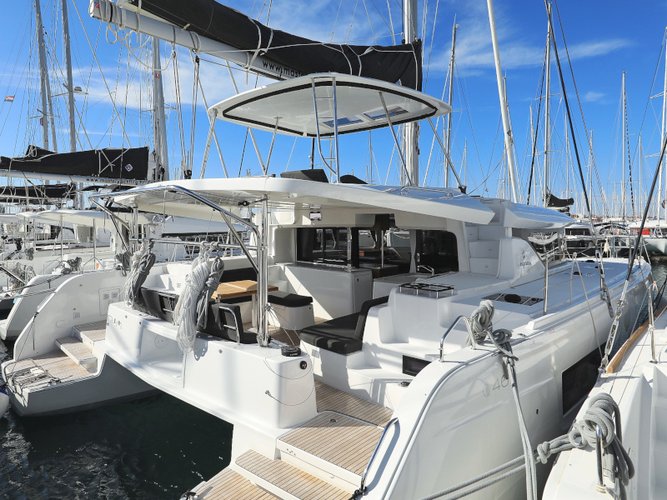 Discover Sukošan surroundings on this Lagoon 46  Lagoon boat