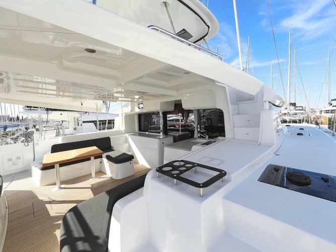 Discover Sukošan surroundings on this Lagoon 46  Lagoon boat