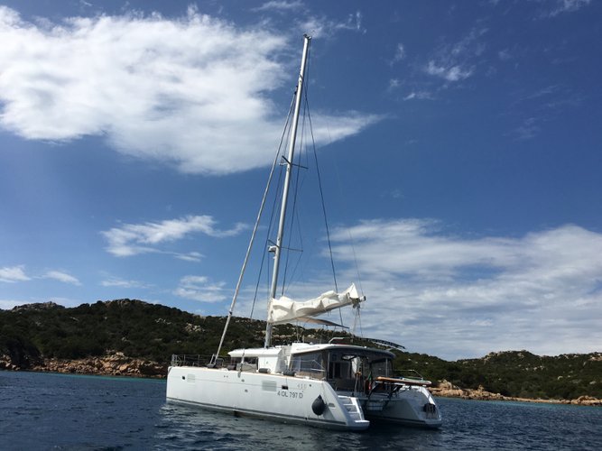 Discover Rome surroundings on this Lagoon 450 Lagoon boat